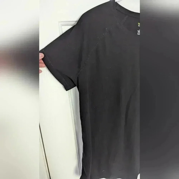 Tek Gear Black Essential Gear Women's Crewneck Size Large Shirt (EUC) - Picture 6 of 11